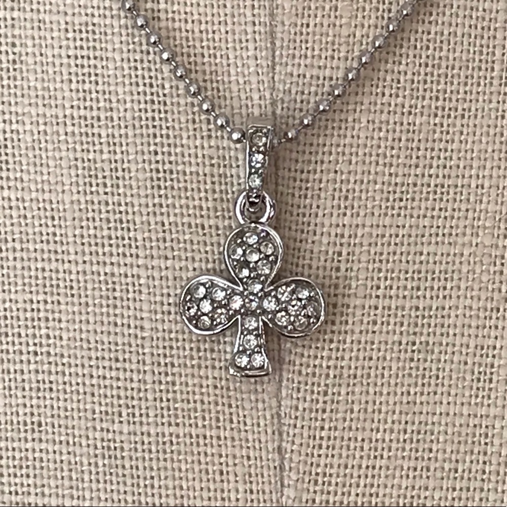 Clover pendant fashion necklace